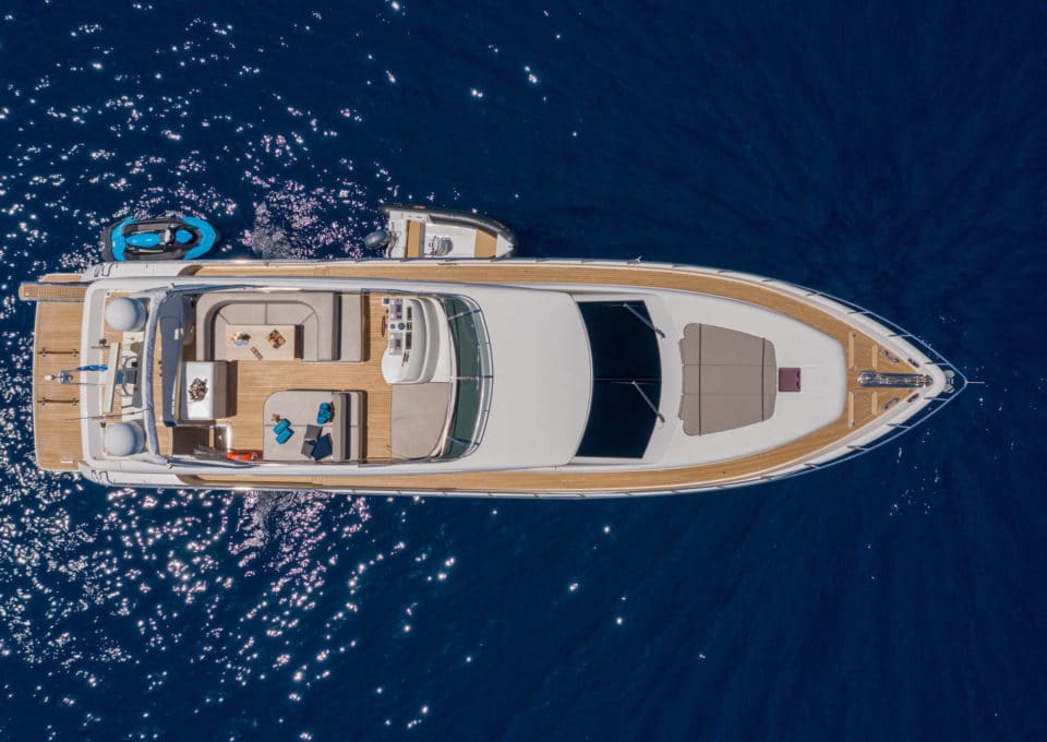 location-yacht-charter-MY-legend-Greece