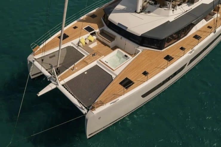 catamaran-charter-s-y-aether