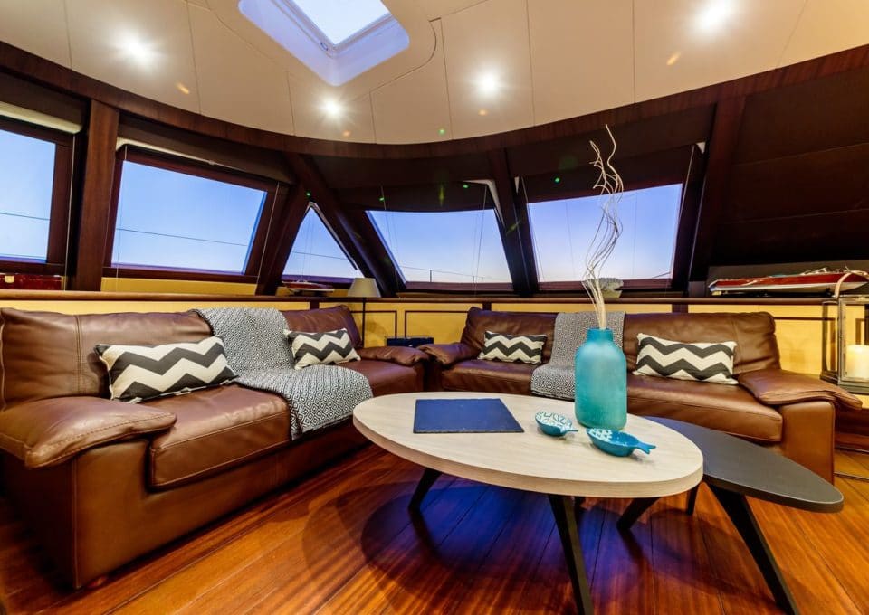 location-catamaran-yacht-charter-SY-allures-corsica