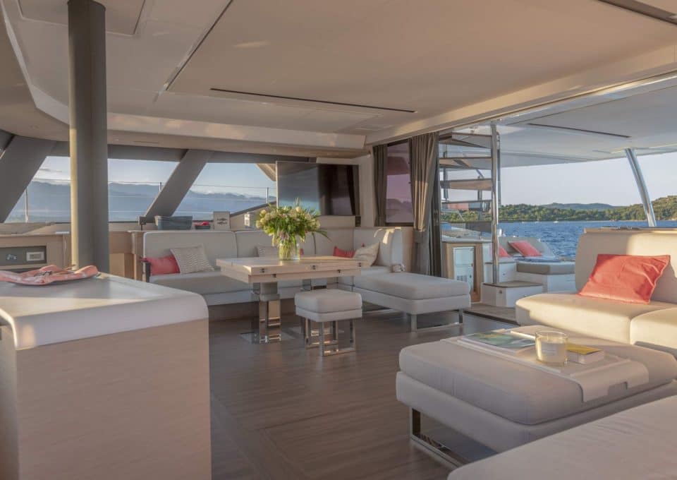 location-catamaran-yacht-charter-SY-number-nine-greece