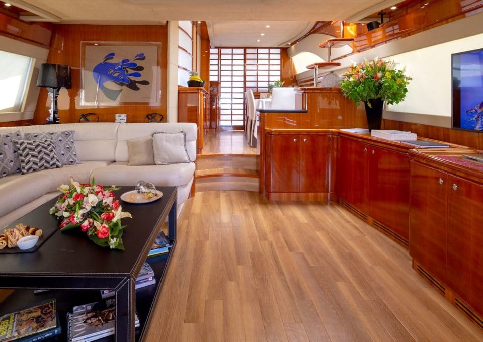 location-yacht-charter-MY-amor-Greece