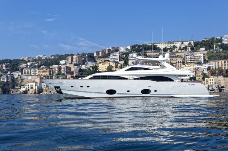 location-yacht-charter-MY-anne-marie-Italy