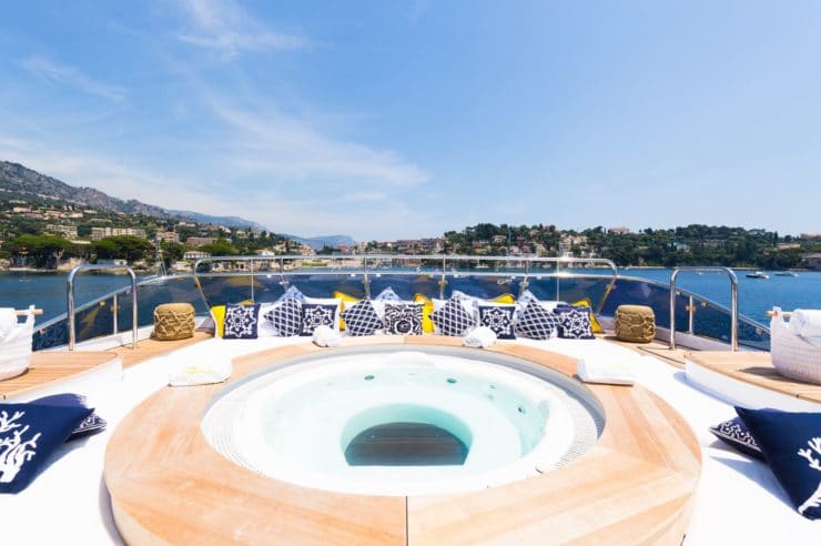 location-yacht-charter-MY-bina-French Riviera