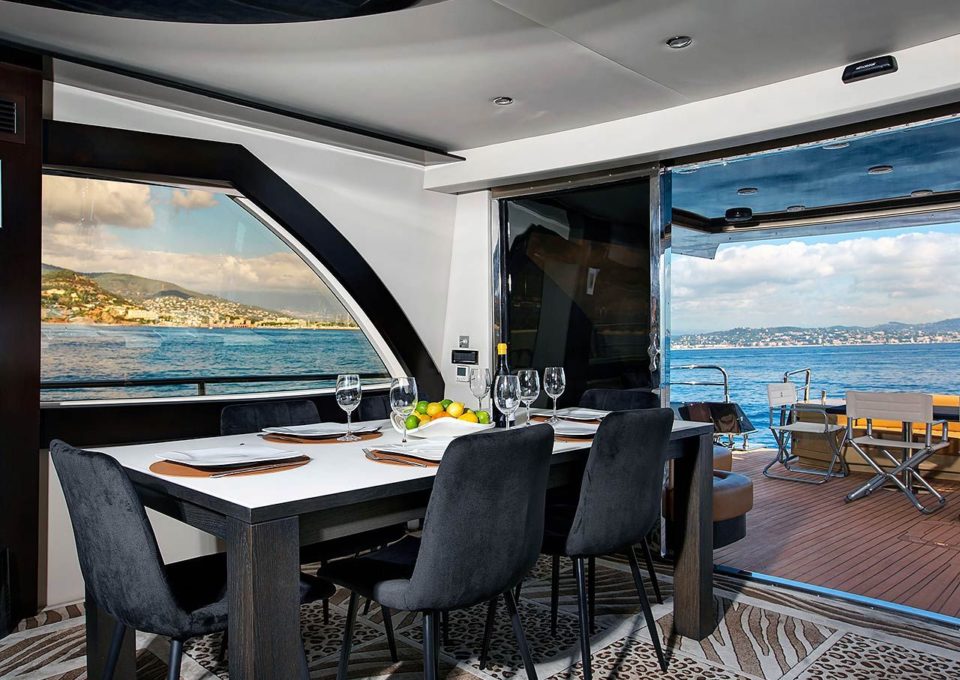 location-yacht-charter-MY-claremont-Cannes