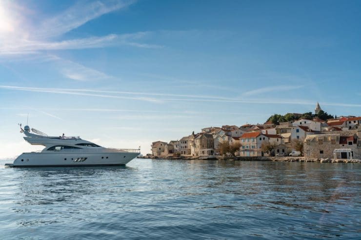location-yacht-charter-MY-discovery-croatia