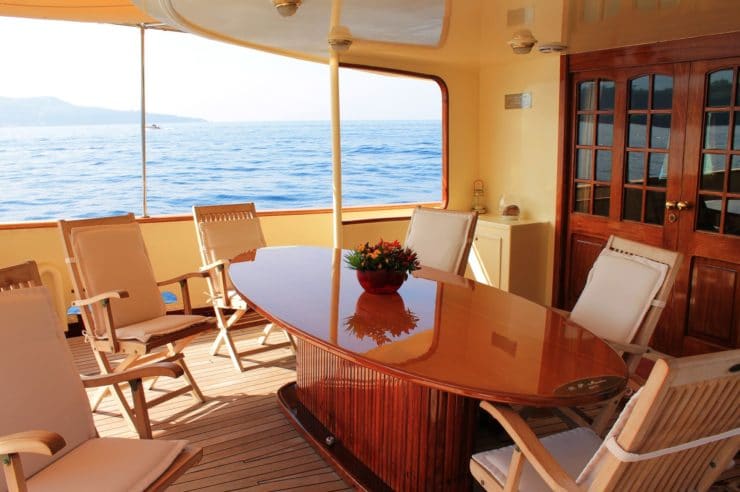 location-yacht-charter-MY-dp-monitor-Italy-Amalfi