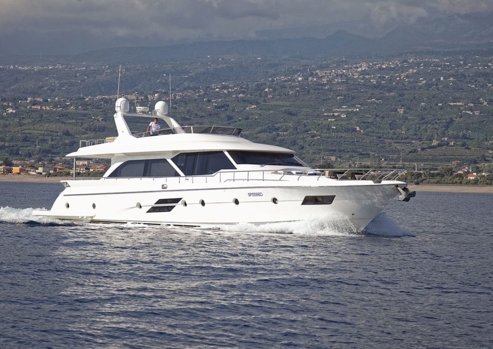 location-yacht-charter-MY-enjoy-Italy