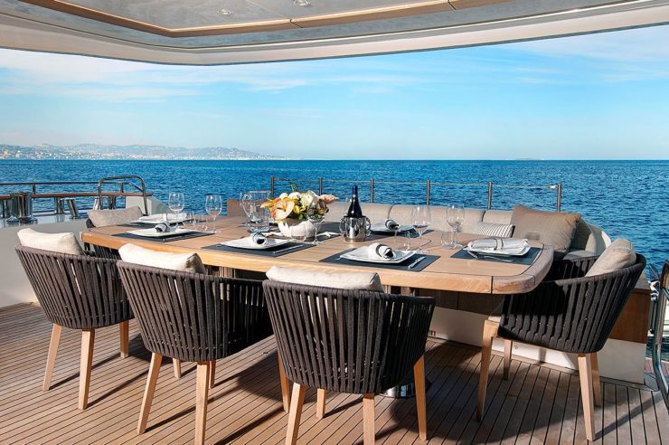 location-yacht-charter-MY-esmeralda-of-the-seas-French-Riviera