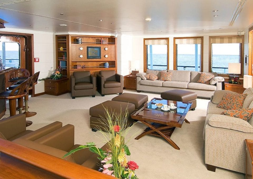 location-yacht-charter-MY-hanse-explorer-Antarctica