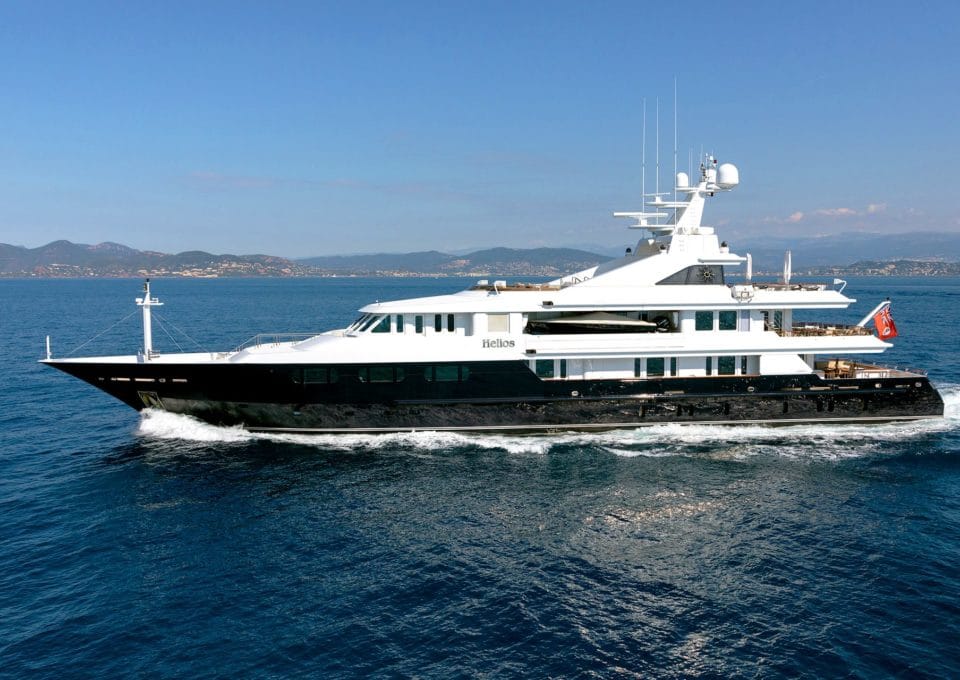 location-yacht-charter-MY-helios-Corsica-Frenc-Riviera
