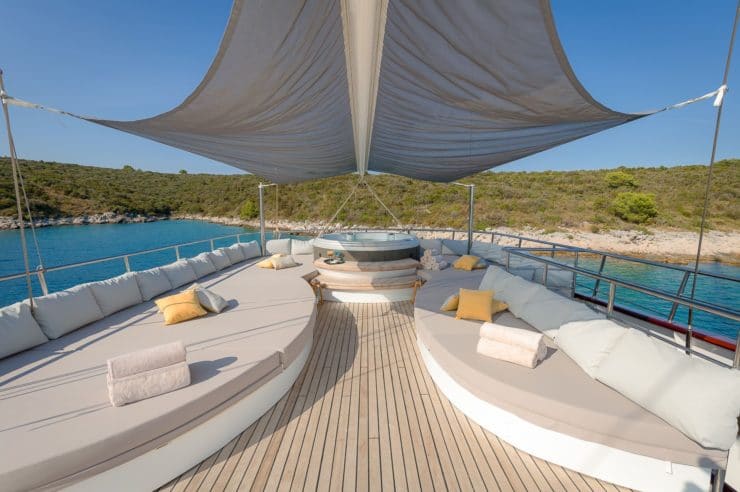 location-yacht-charter-SY-lady-gita-Croatia
