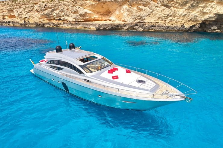 location-yacht-charter-MY-legendary-Ibiza