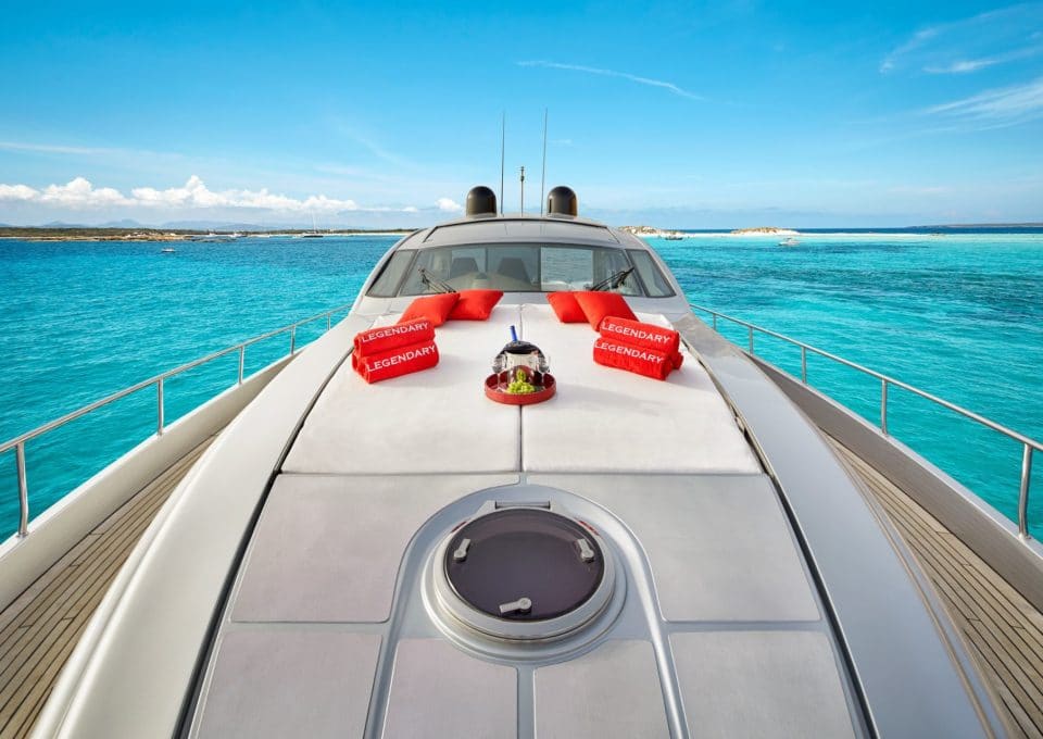 location-yacht-charter-MY-legendary-Ibiza