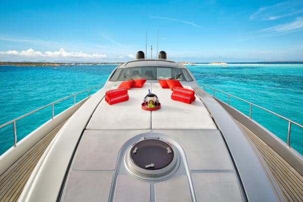 location-yacht-charter-MY-legendary-Ibiza