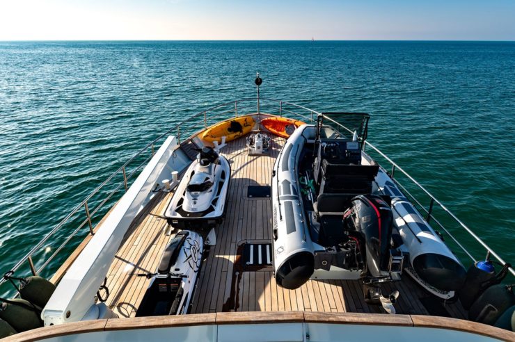 location-yacht-charter-MY-persuader-Corsica