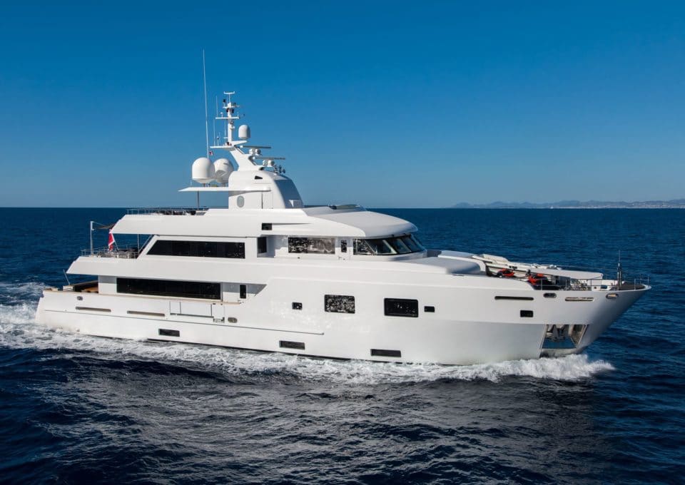 location-yacht-charter-MY-tommy-belle