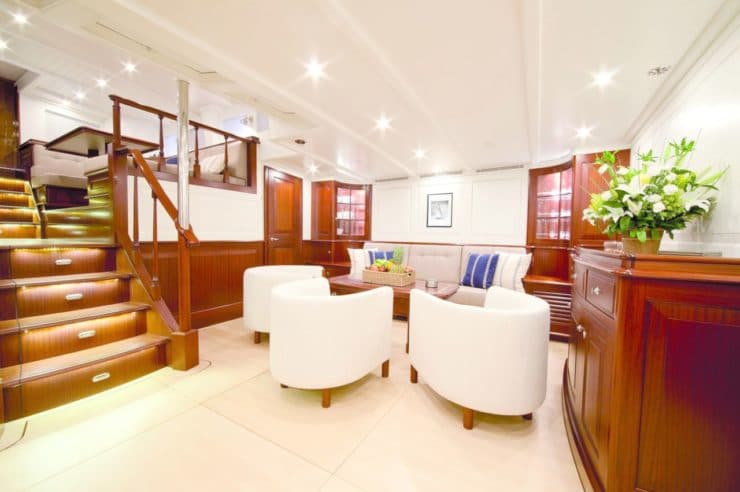 location-yacht-charter-SY-aurelius-St-Barth