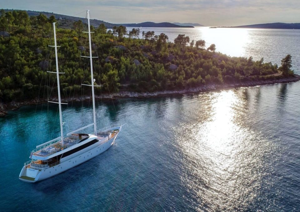 Yacht-Charter-M-S-Aurum-Sky