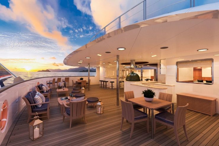 yacht-charter-m-y-aqua-lares