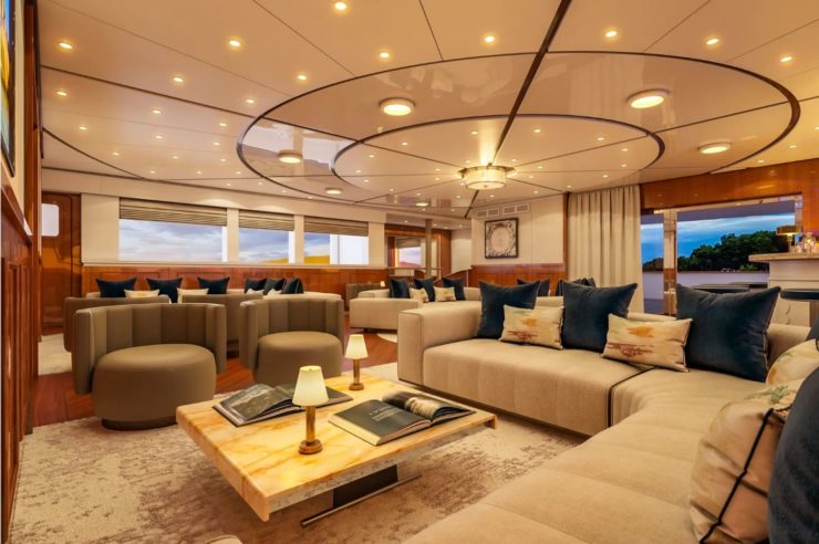 yacht-charter-m-y-aqua-lares
