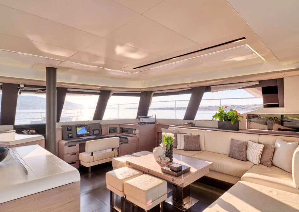 yacht-charter-m-y-cristal-mio