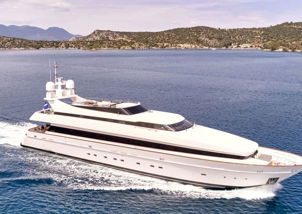 yacht-charter-m-y-element