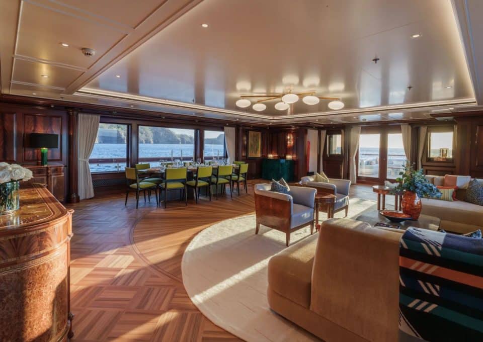 yacht-charter-m-y-firebird