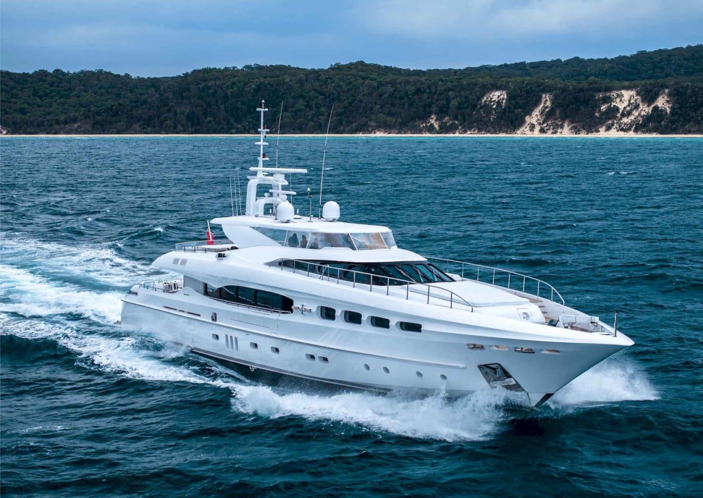 yacht-charter-m-y-impulsive