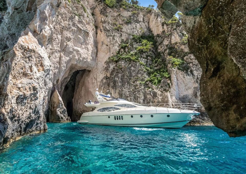 yacht-charter-m-y-manu