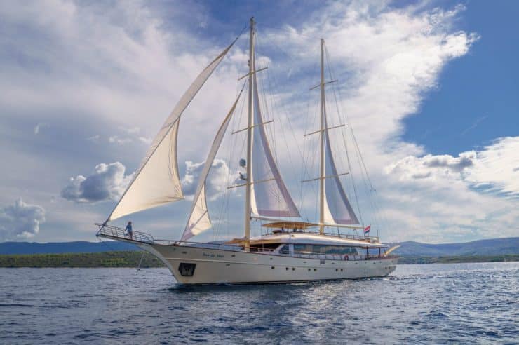 yacht-charter-m-y-son-de-mar
