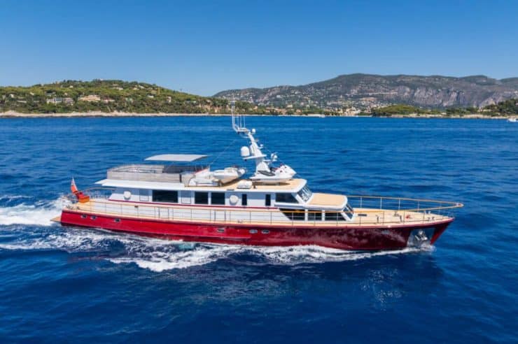 yacht-charter-m-y-tempest-ws