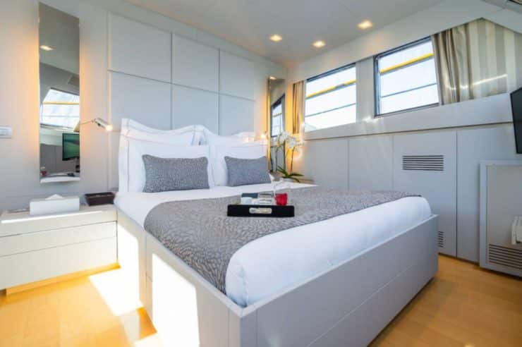 yacht-charter-m-y-tempest-ws