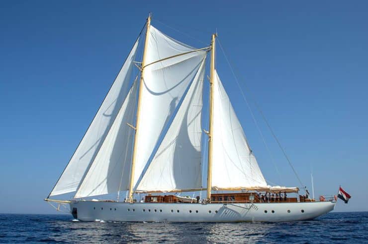 yacht-charter-s-y-chronos
