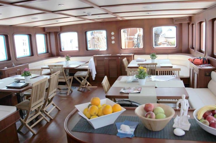 yacht-charter-s-y-chronos