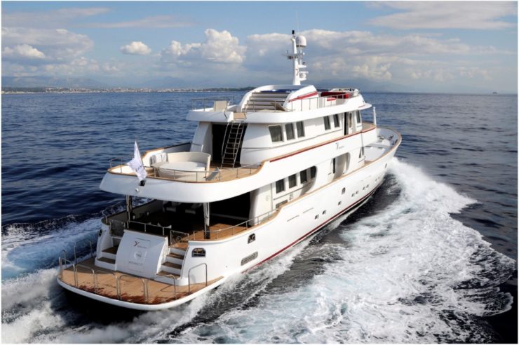 location-yacht-charter-MY-tananai-Italy