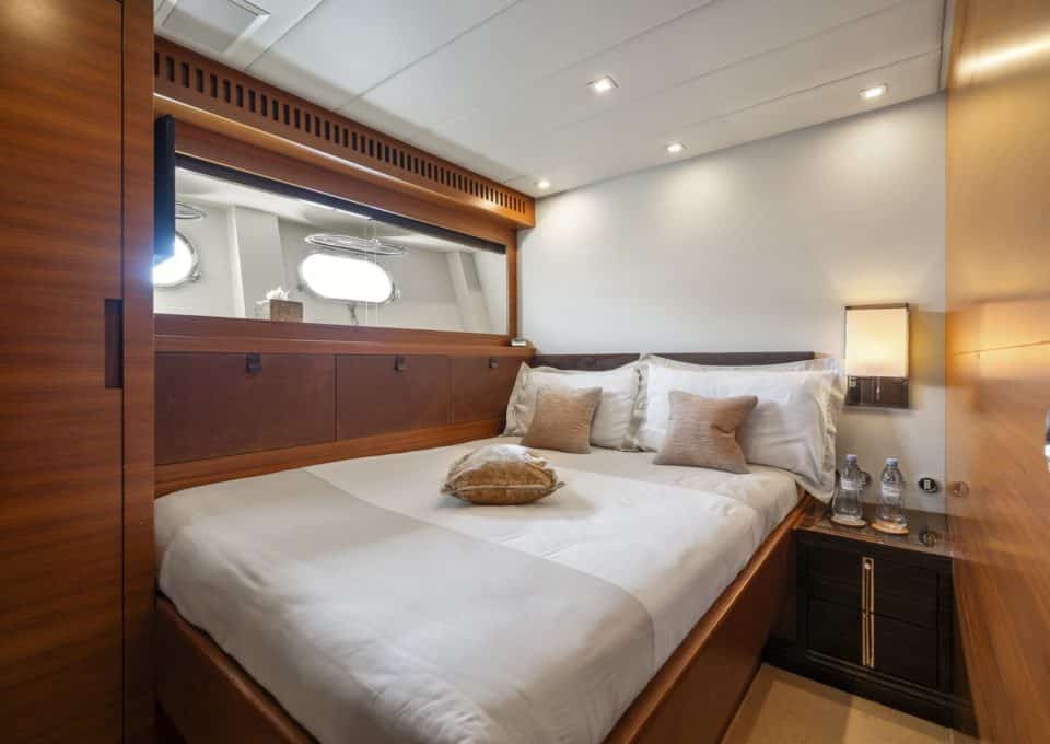 Yacht-charter-ECLAT