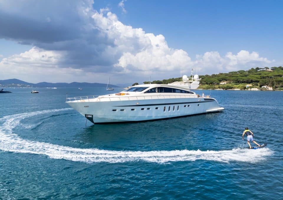 Yacht-charter-ECLAT