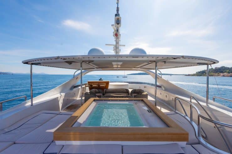 yacht-charter-MY-Luisa-Cannes-French-Riviera