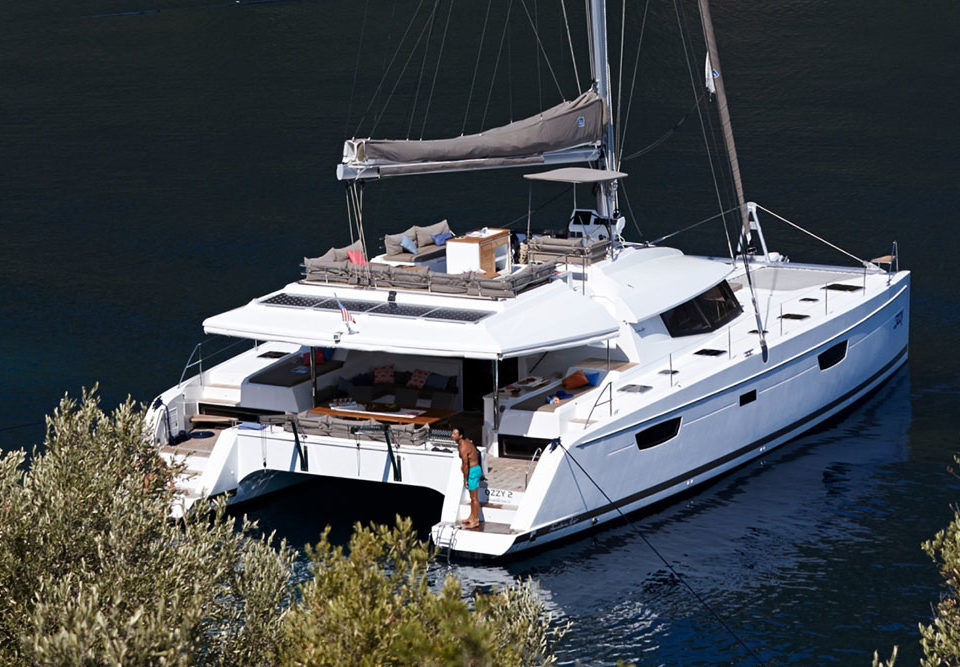 location-catamaran-yacht-charter-SY-ipanema-58-saint-tropez