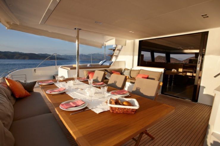 location-catamaran-yacht-charter-SY-ipanema-58-saint-tropez