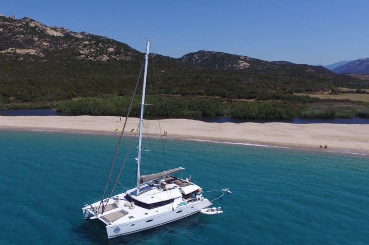 location-catamaran-yacht-charter-MY-lir-bahamas