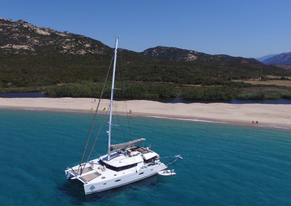 location-catamaran-yacht-charter-MY-lir-bahamas