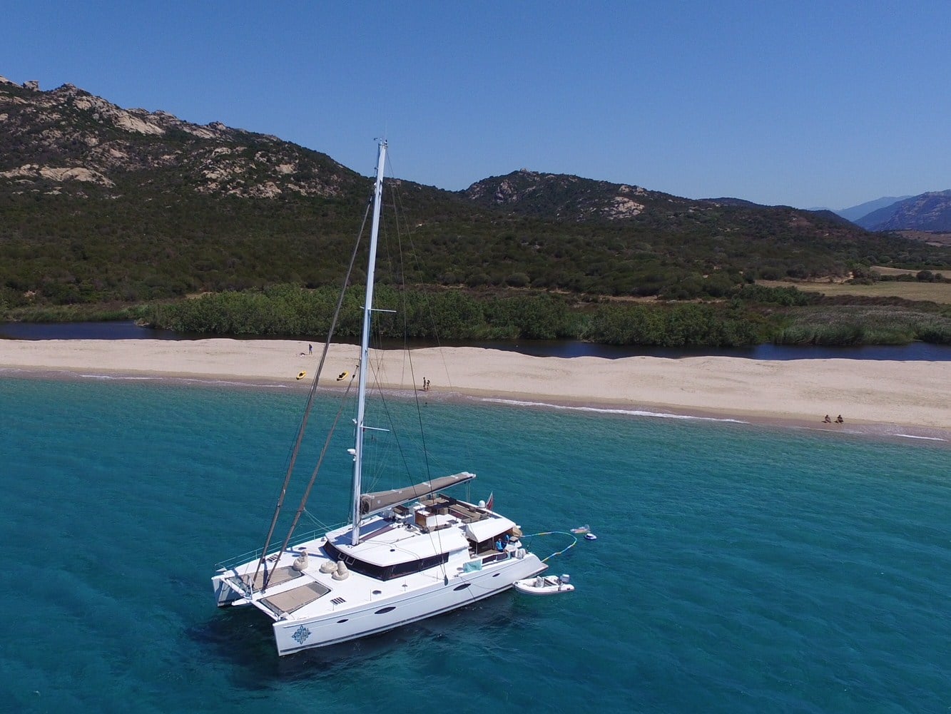 location-catamaran-yacht-charter-MY-lir-bahamas