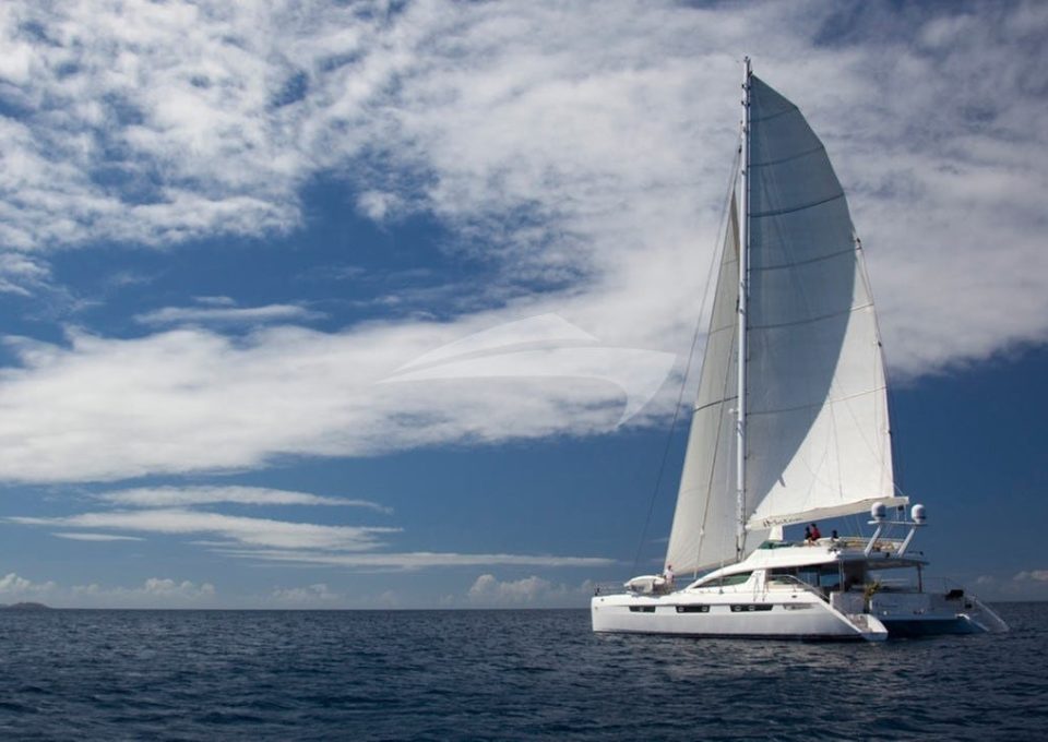 location-catamaran-yacht-charter-SY-matau-bermuda