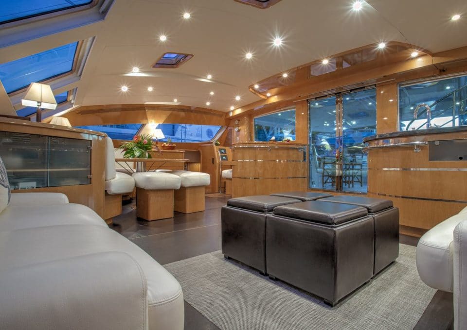 location-catamaran-yacht-charter-SY-matau-bermuda