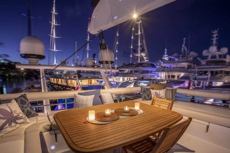 location-catamaran-yacht-charter-SY-matau-bermuda
