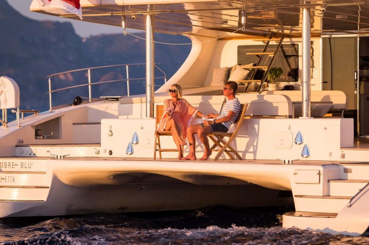 location-catamaran-yacht-charter-SY-ombre-blu-sunreef-italy