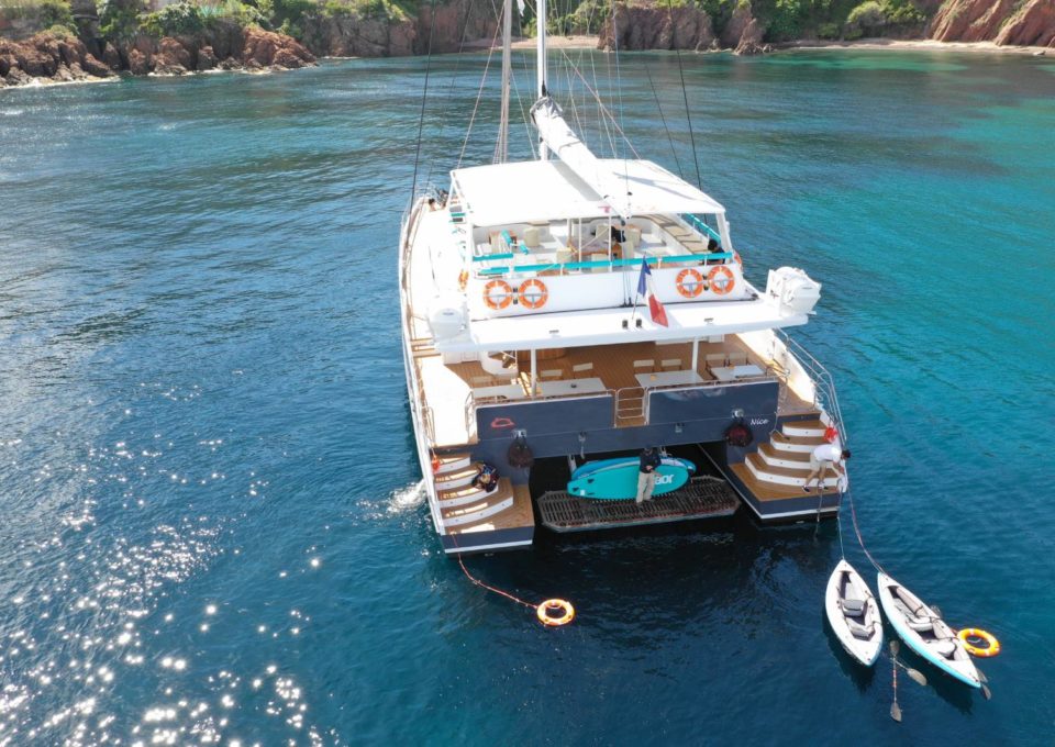 location-catamaran-yacht-charter-SY-riviera-cat-cannes