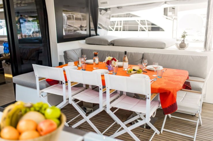 location-catamaran-yacht-charter-SY-windoo-greece-caribbean