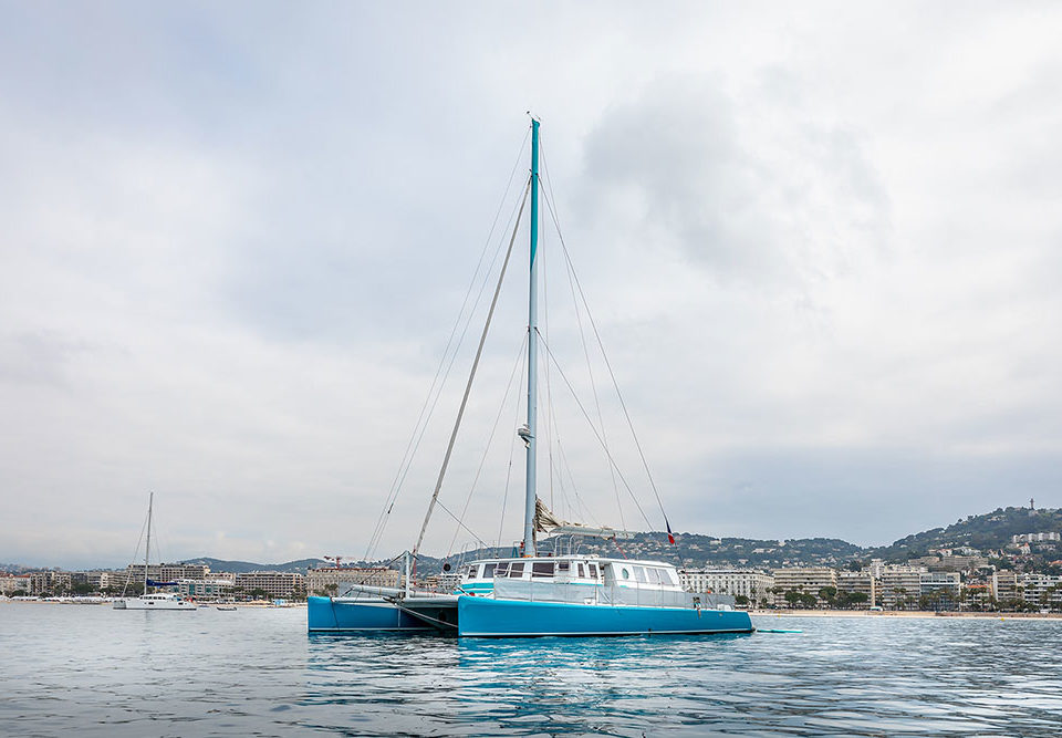 location-catamaran-yacht-charter-SY-winner-saint-tropez